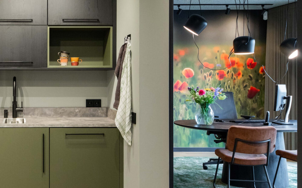 Interieur van Regiobank Giessenburg, advies gemaakt door Combi Design